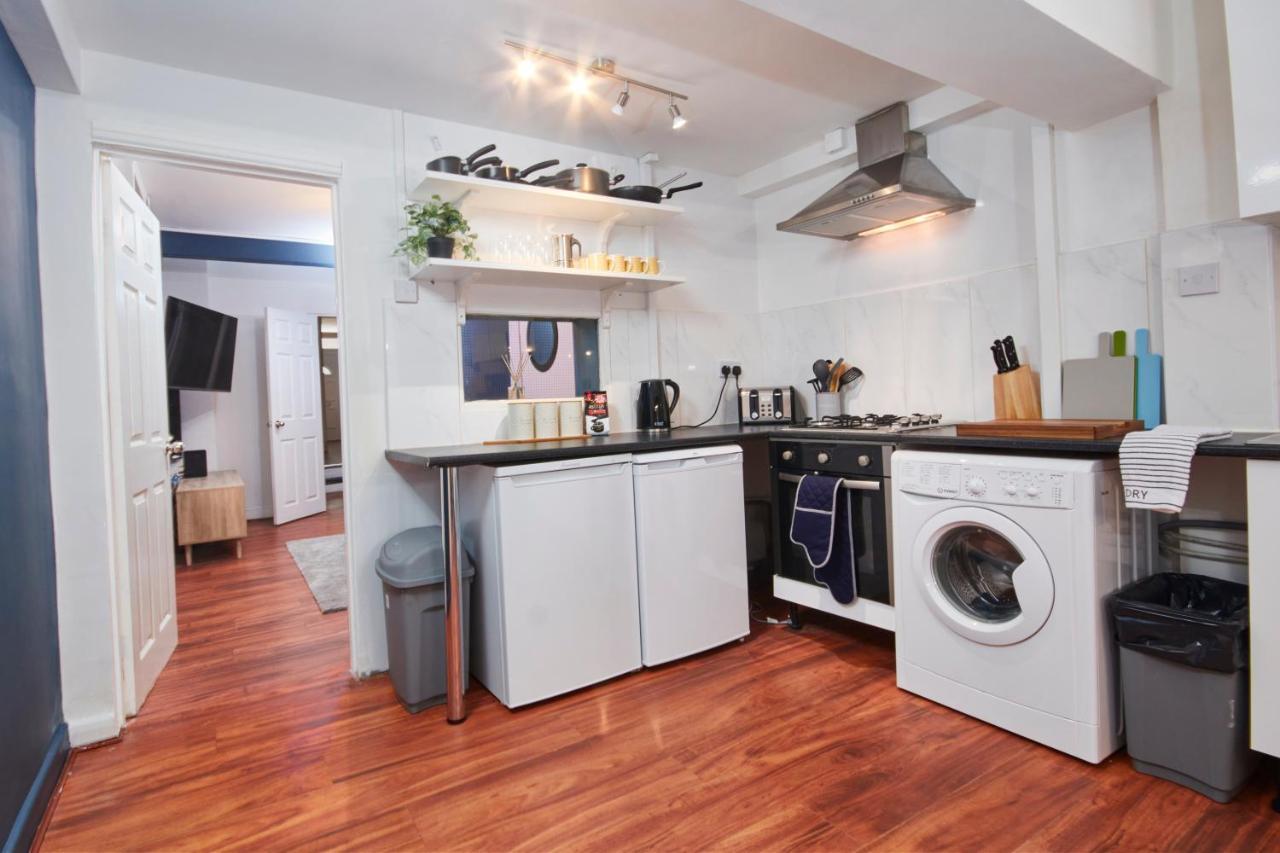 5 Bed House In Leamington Spa Perfect For Contractors With 7 Beds By Purestay - 14 Night Min! Exterior photo